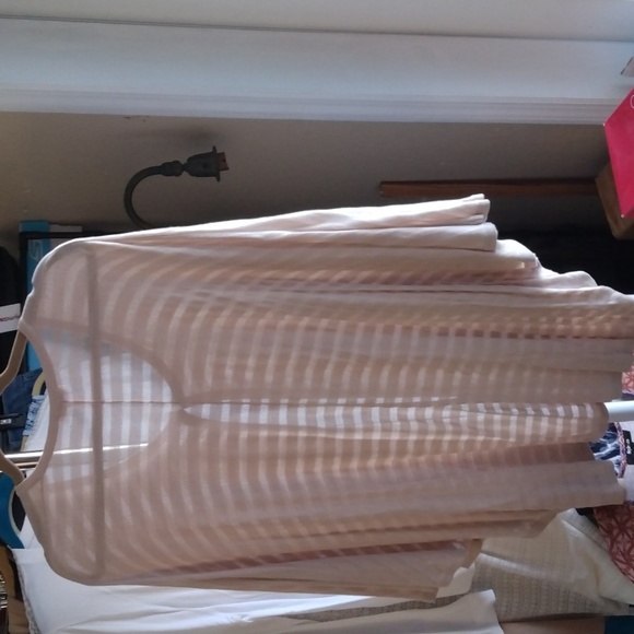 Chico's Large/XL women's shawl in tan - Picture 4 of 4